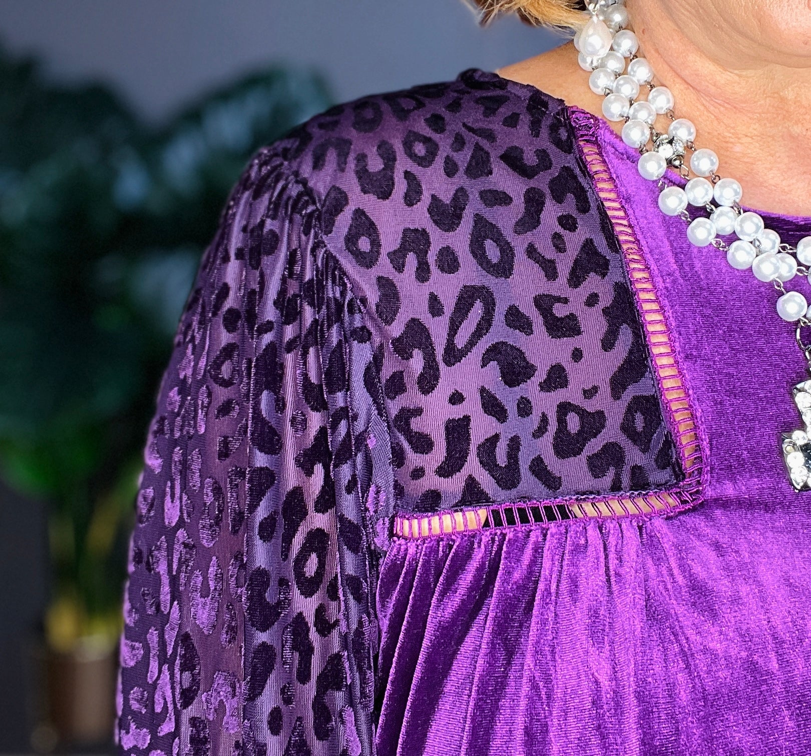 Luxe Life Velvet Top - S063EP