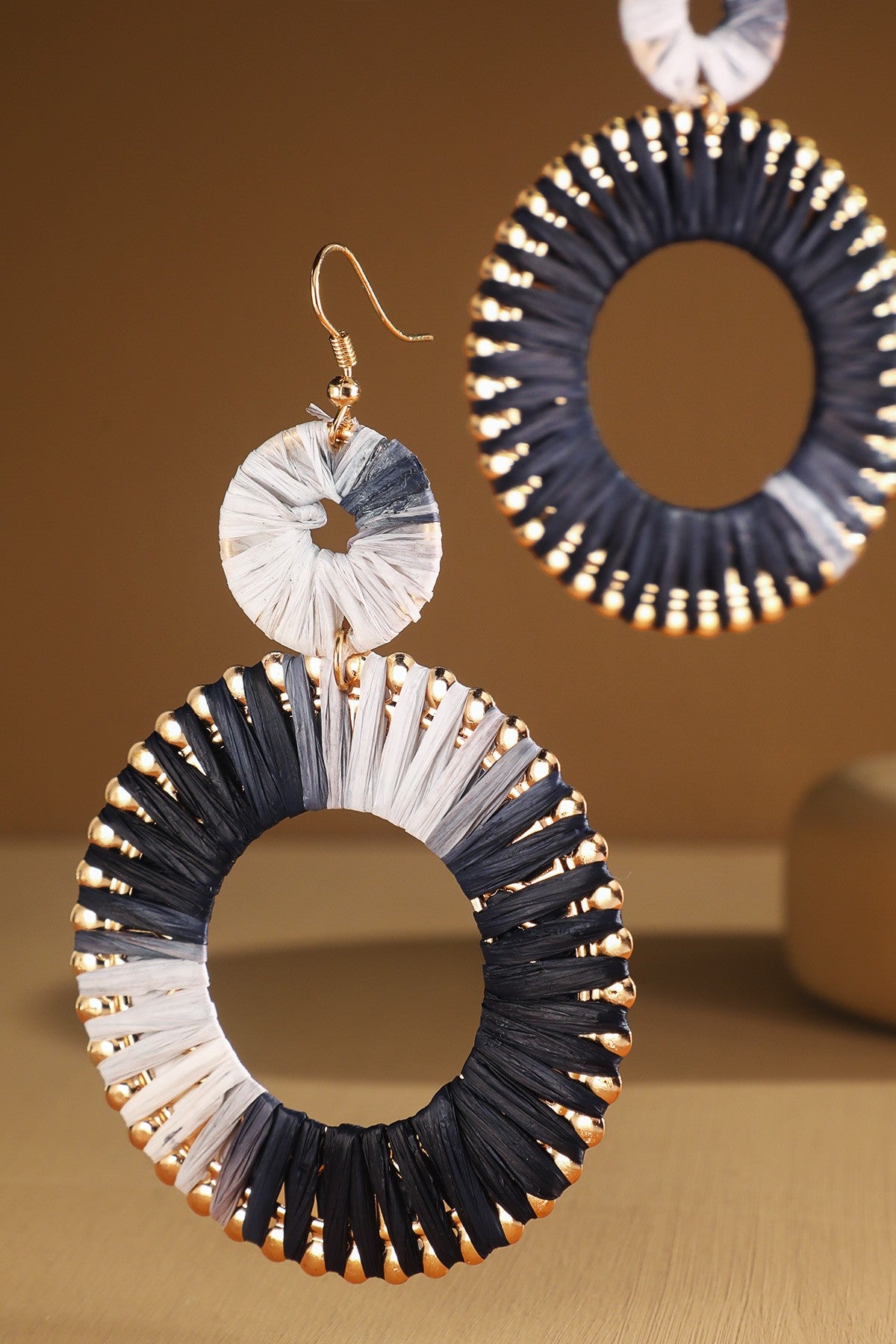 Black Raffia Dangle Drop Round Earring - E091BW