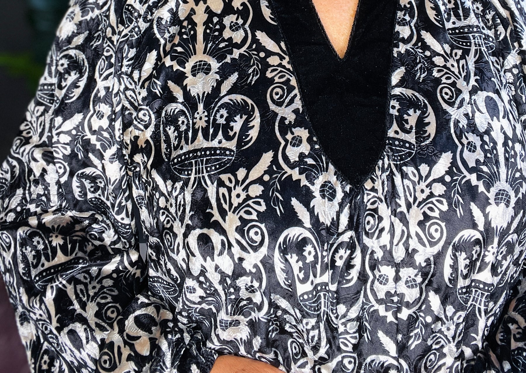 Fresh And Modern Velvet Jacquard Top - S053BK