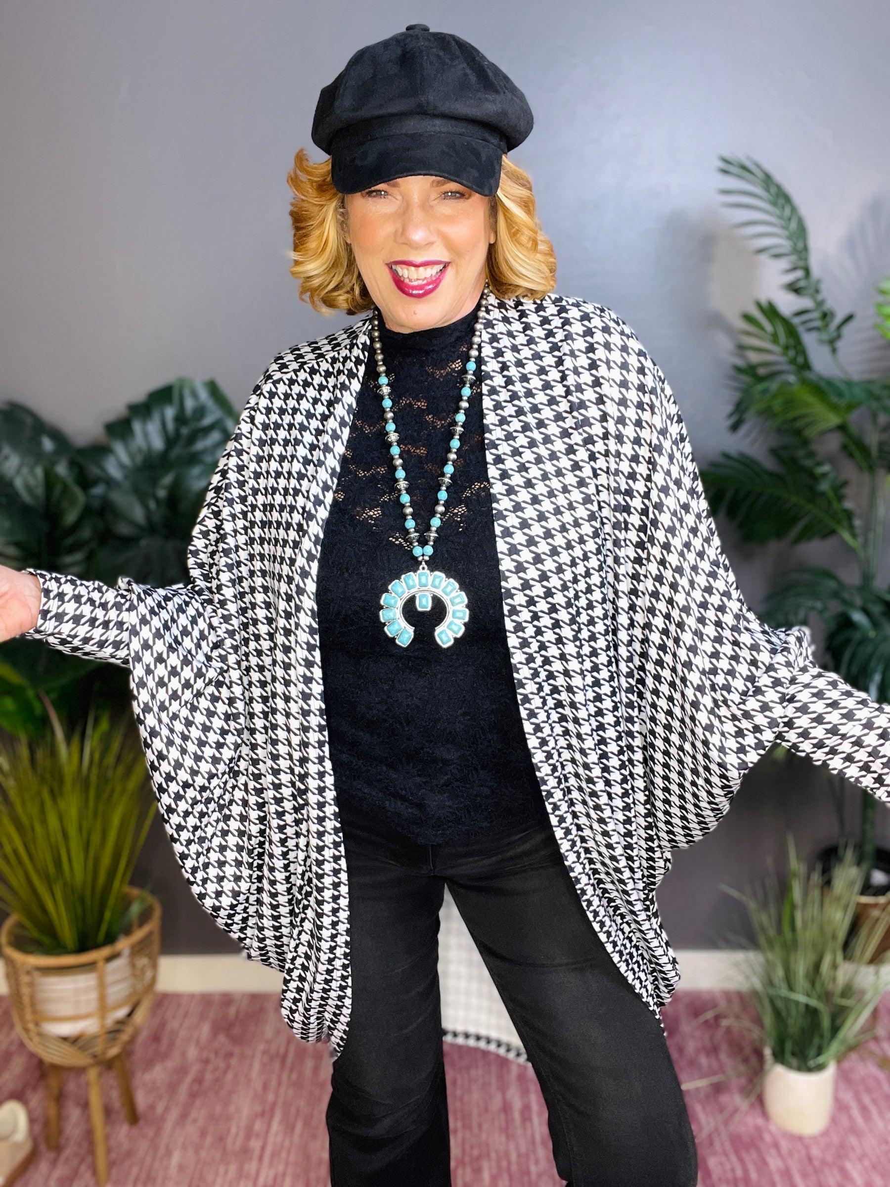 Check Me Out Houndstooth Kimonos