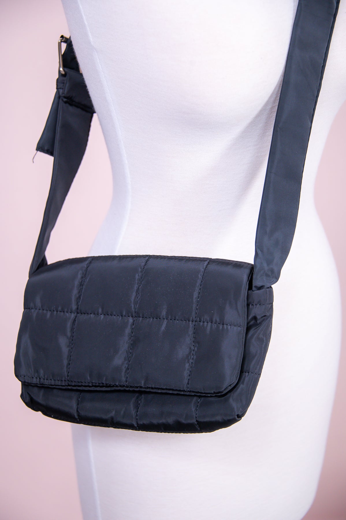Forever Fashionable Black Solid Bag - BAG1853BK