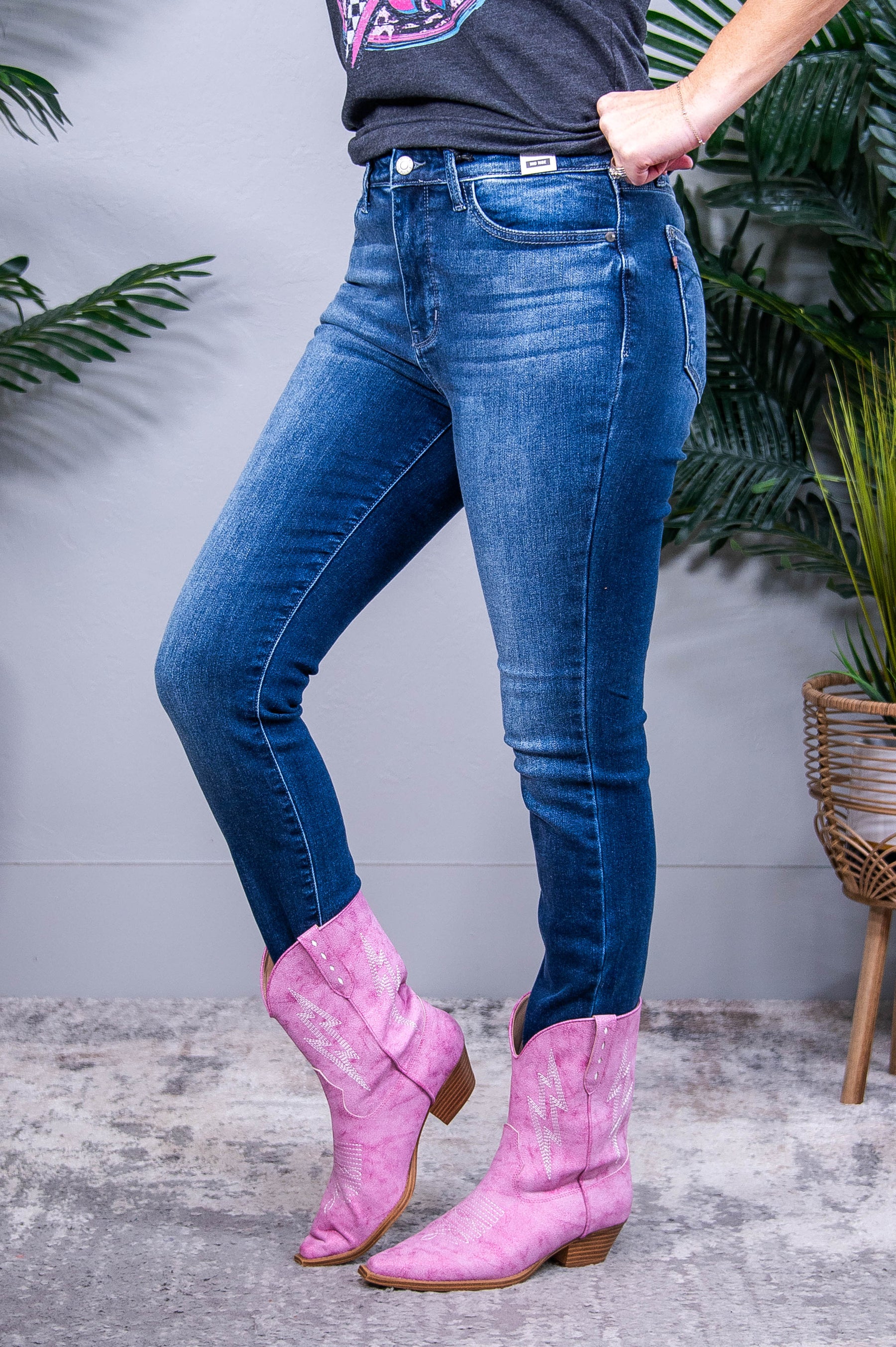 Skylar Mid Rise Thermal Vintage Skinny Jean - K1327DN