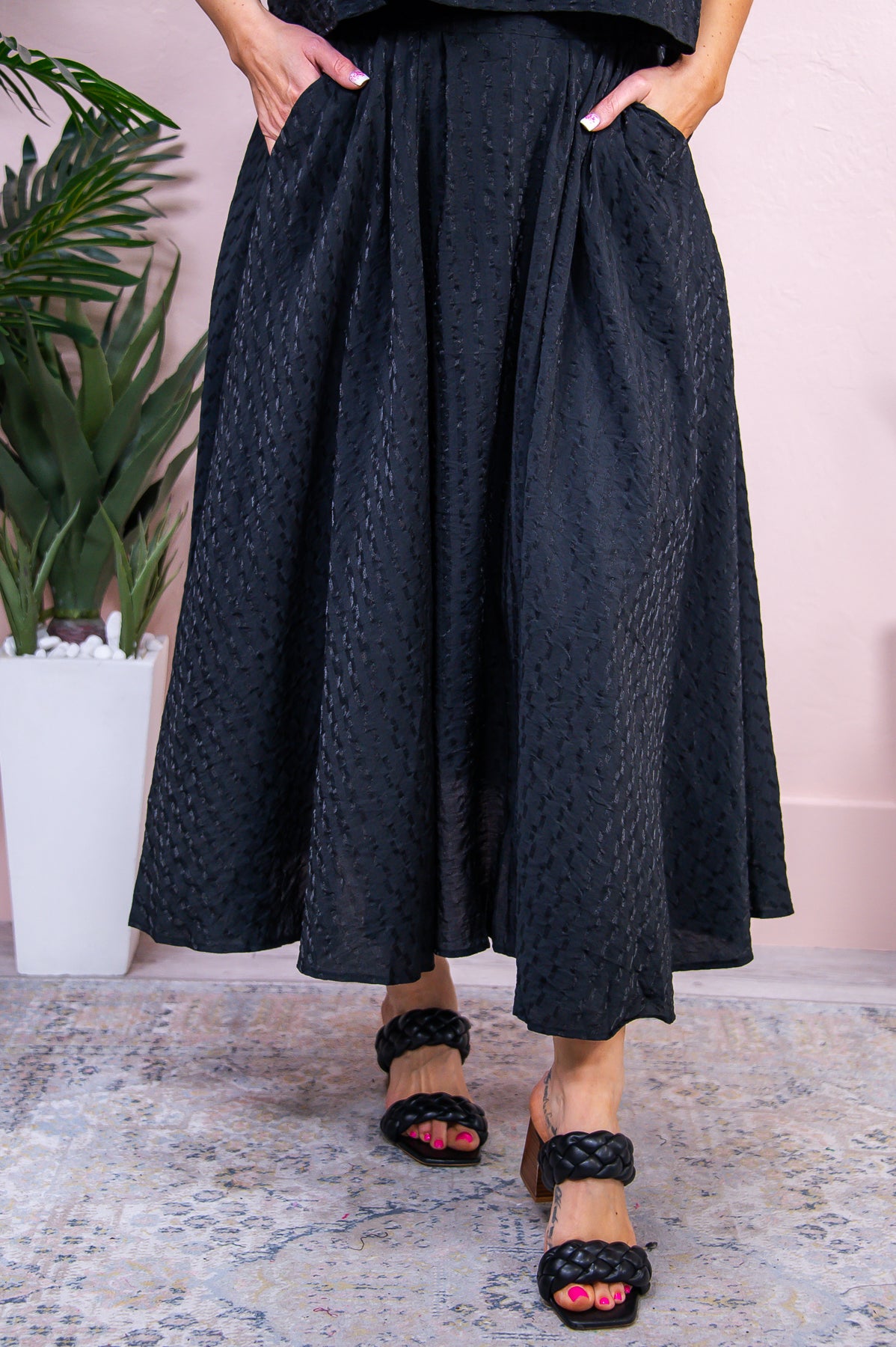 Fancy Idea Black Solid Skirt - E1133BK