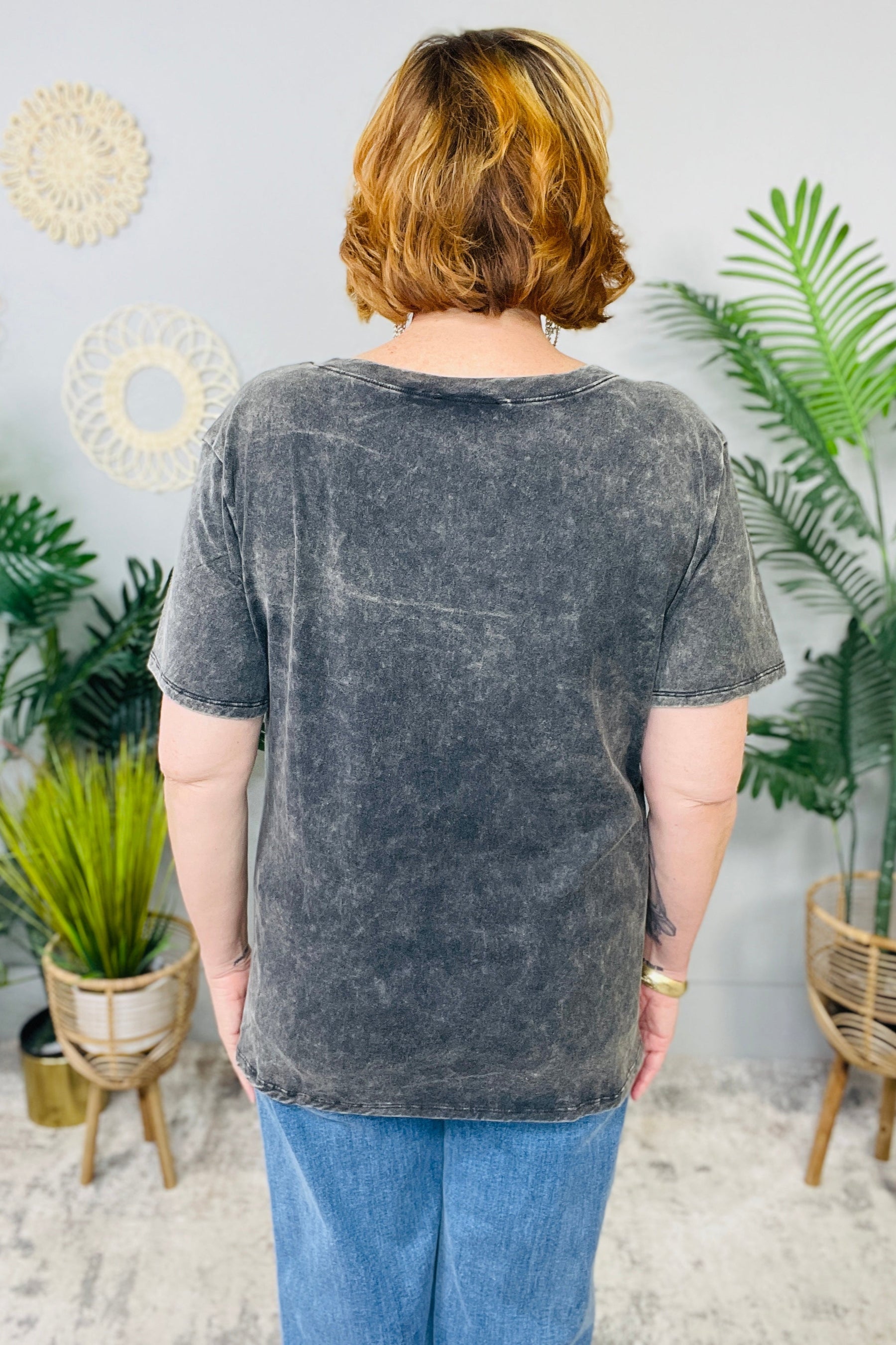 Easy Days Washed Short Sleeve V-Neck Top T11258BK