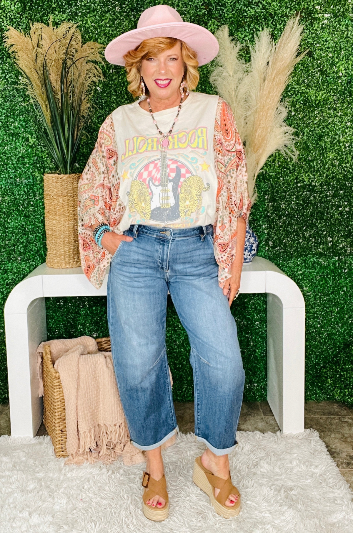 Devon Cropped Barrel Jeans With Cuffed Hem - J037DN