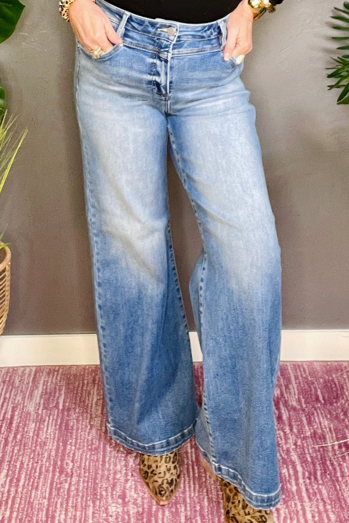 Lauren High Rise Wide Leg Jeans - J041DN