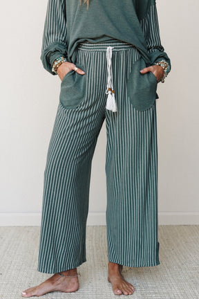 Kick Back Cutie Top And Pant Set (2 Colors)