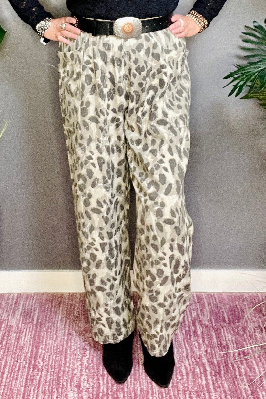 The Comfy Edit Leopard Pant - P007LE