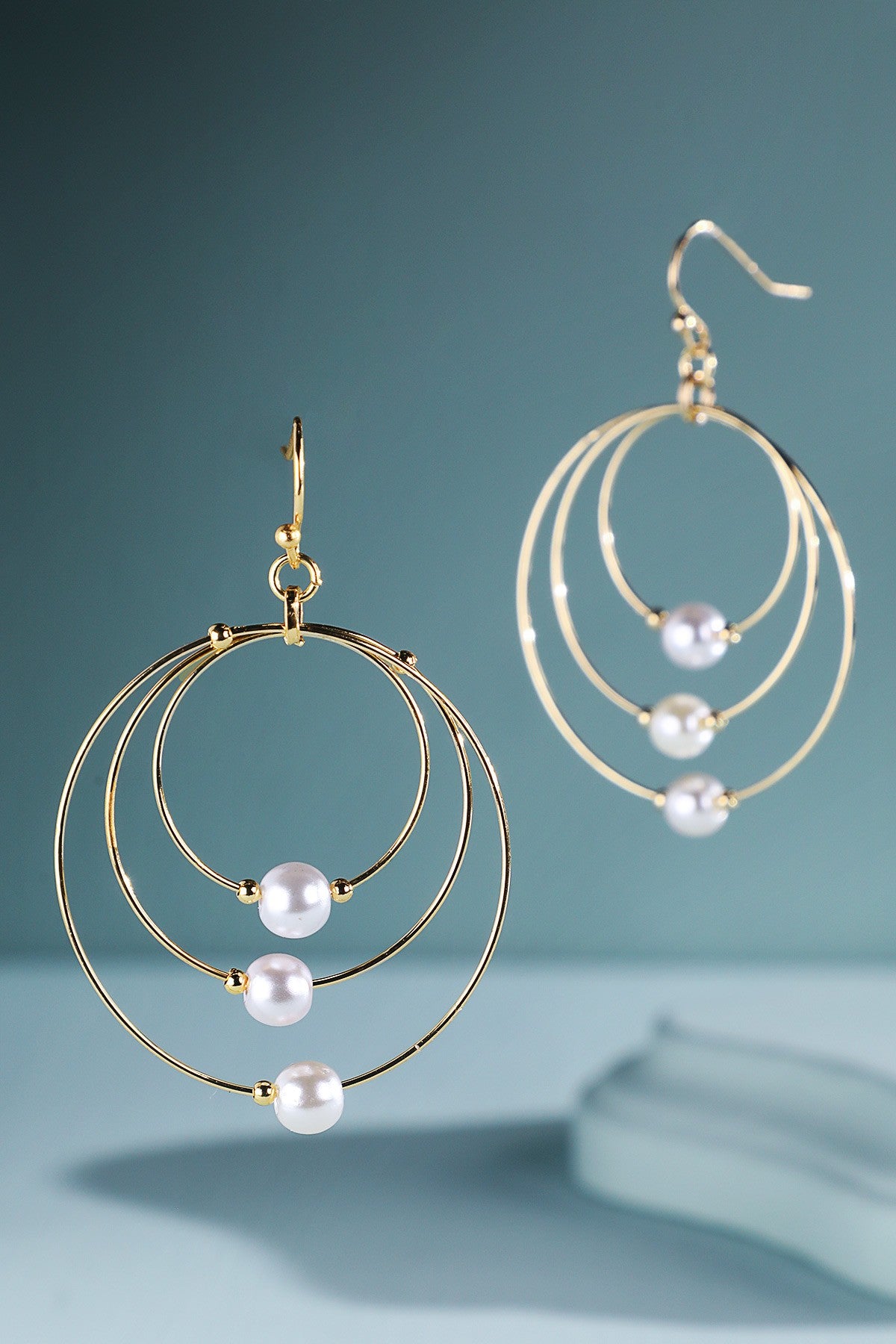 Multi-hoop Earrings With Pearl Accents - E036GO