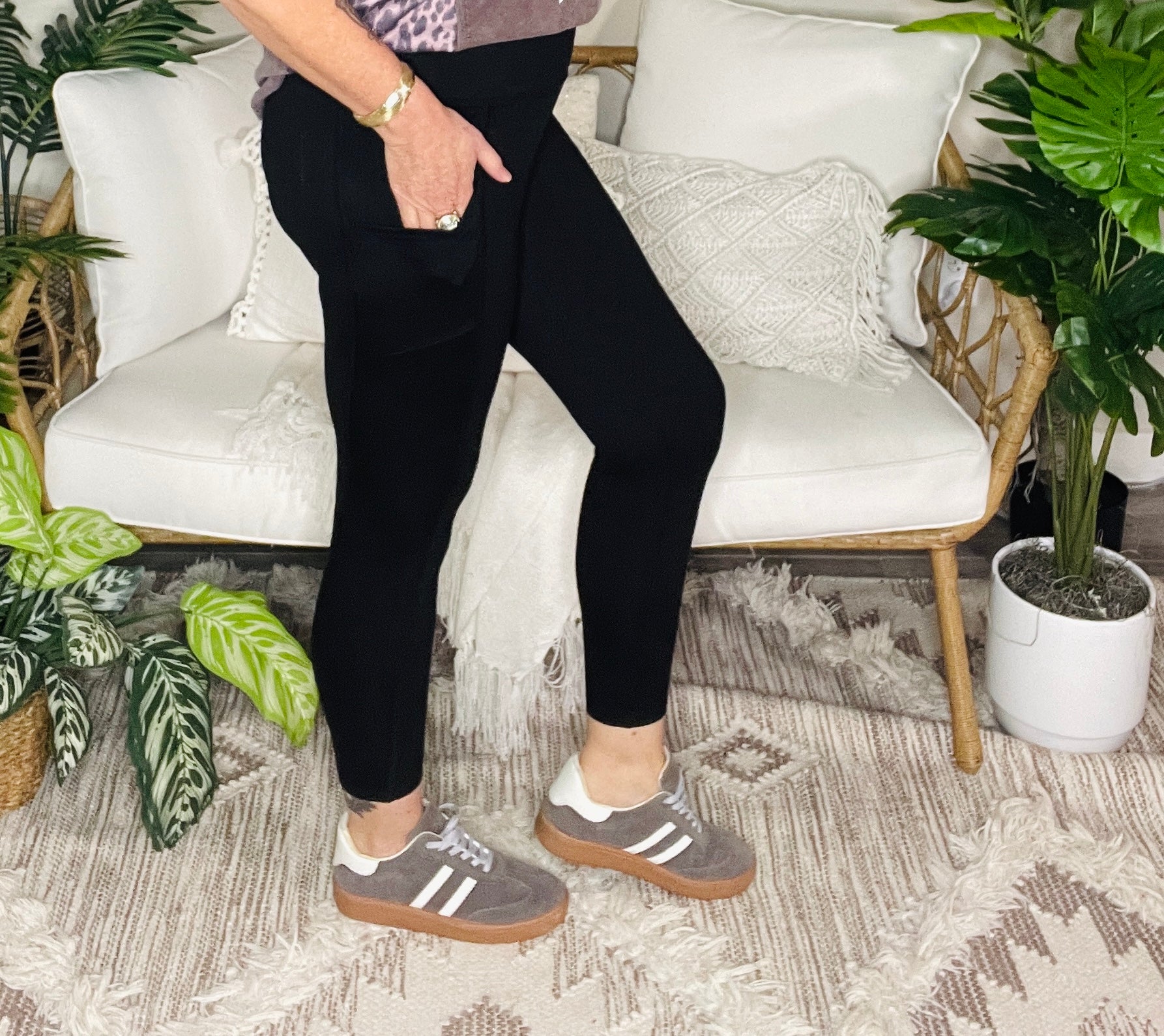 Feels Like Butter Leggings - L004BK