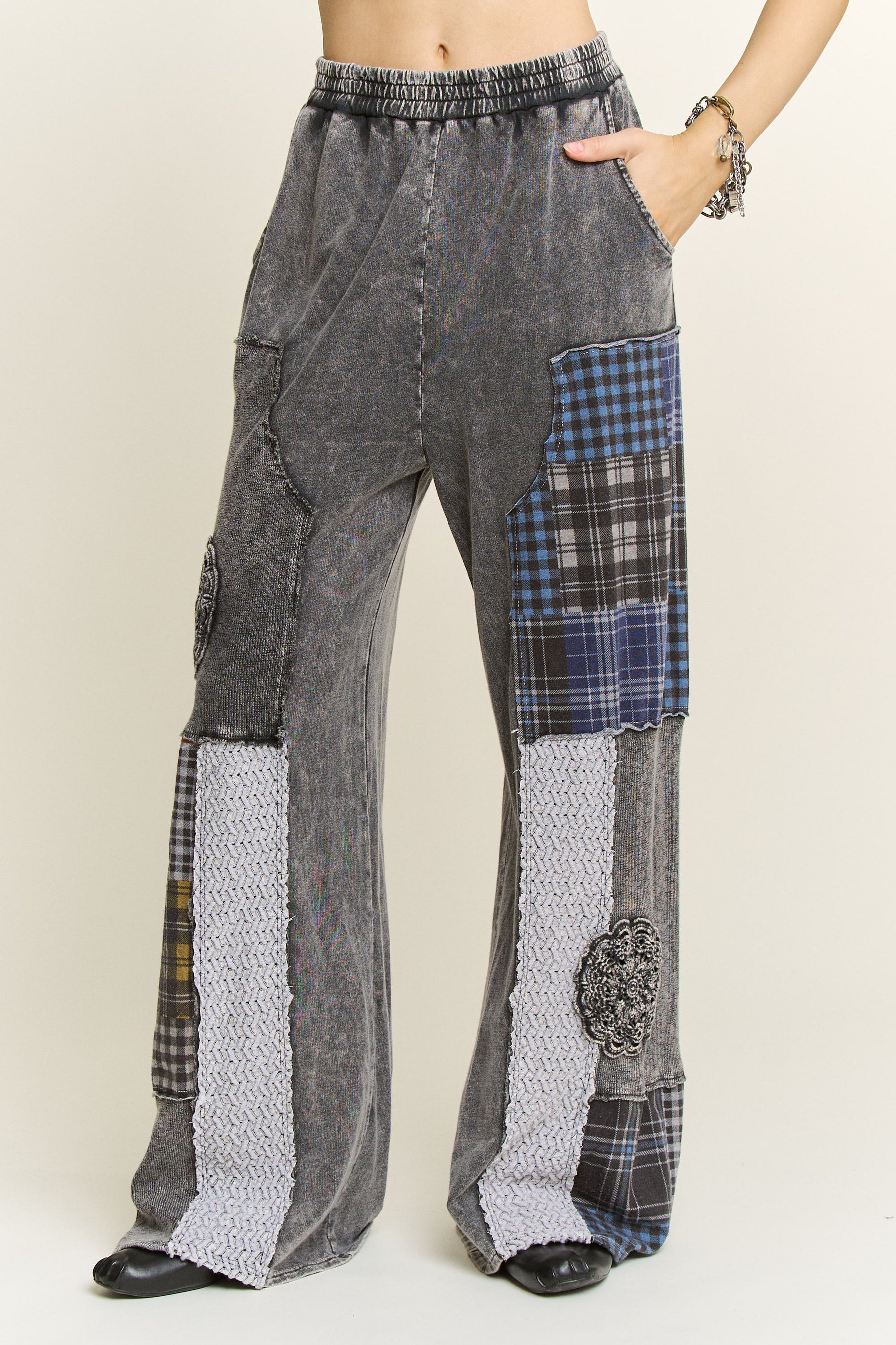 Set The Vibe Ash Black Plaid Pant - P020ASH