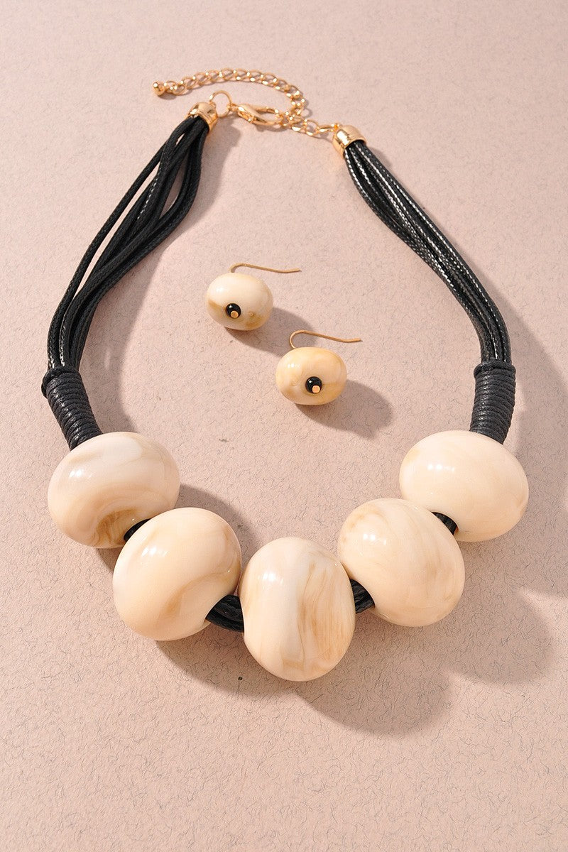 Natural Chunky Resin Bead Necklace - N079NA