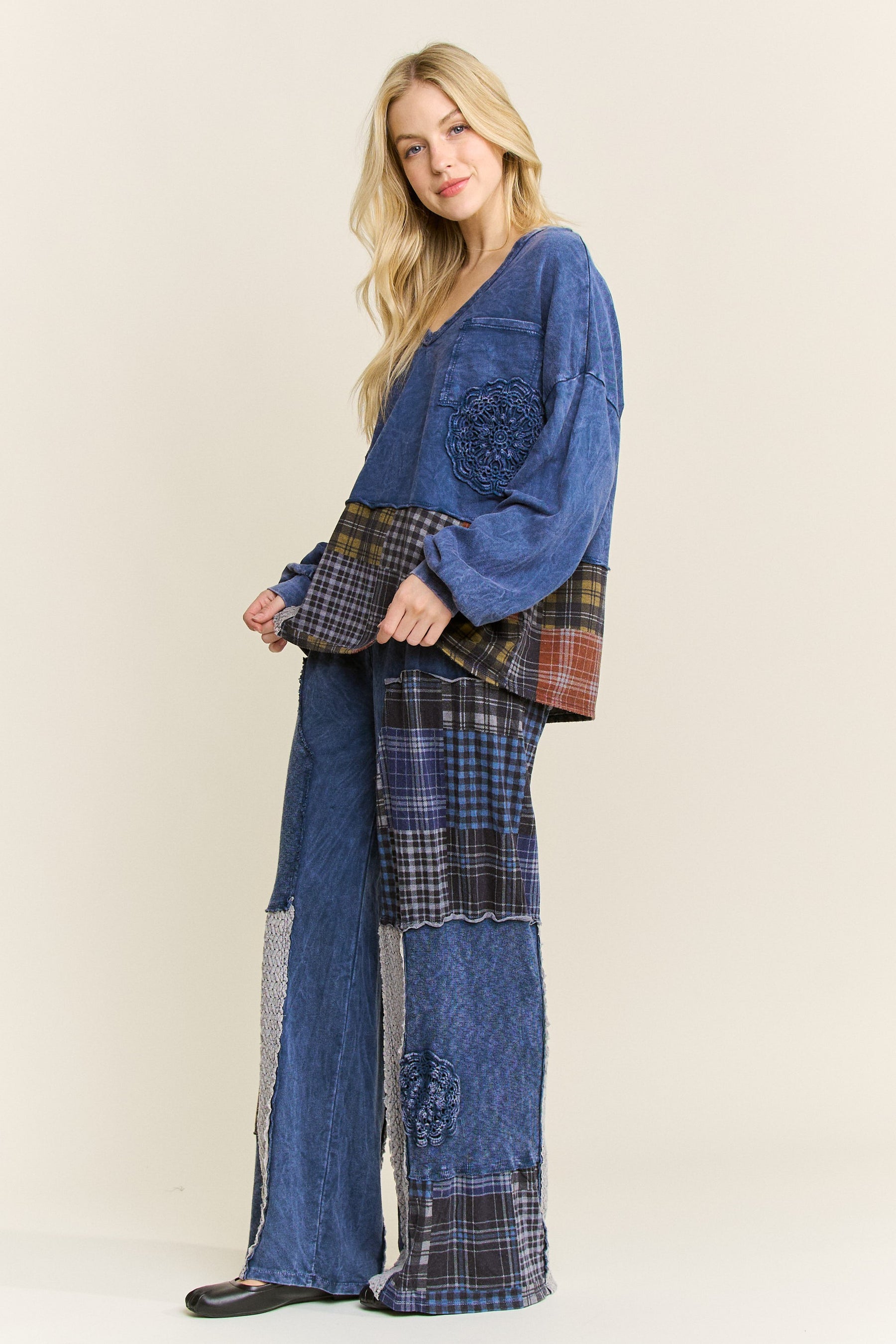 Set The Vibe Navy Plaid Pant - P019NV