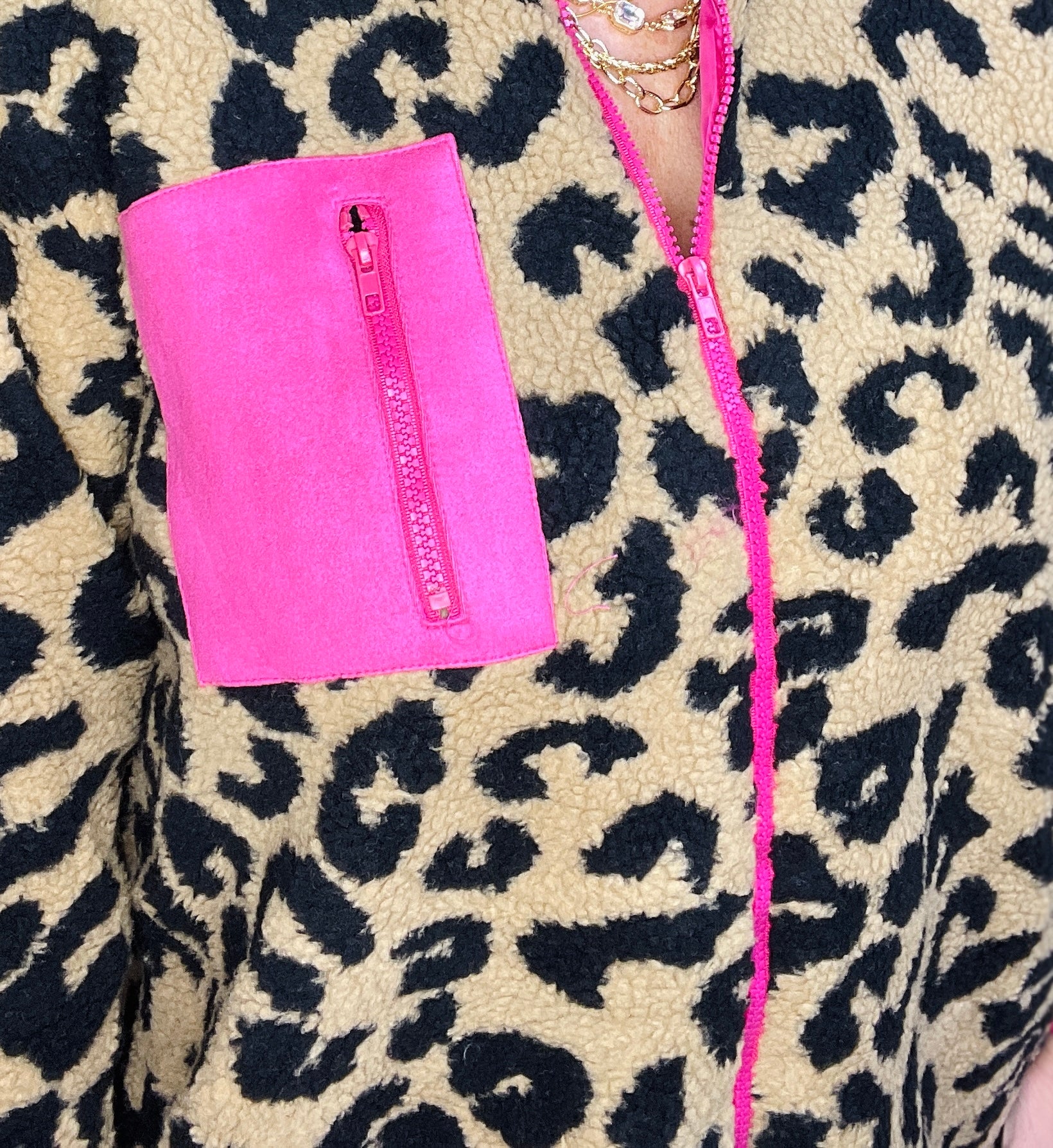 Warm By The Fire - OT052LE