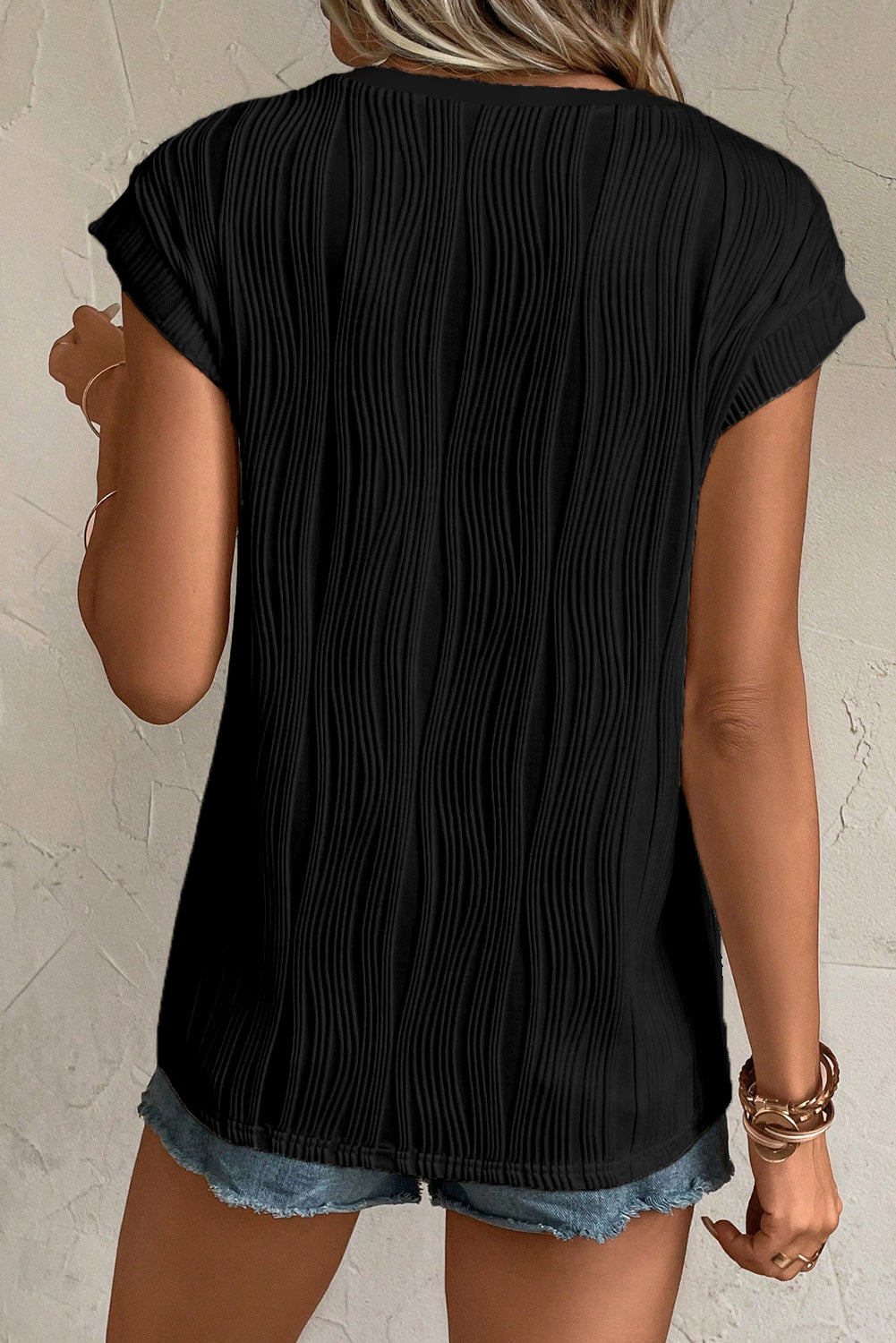 A Simple Life Black Wavy Textured Top