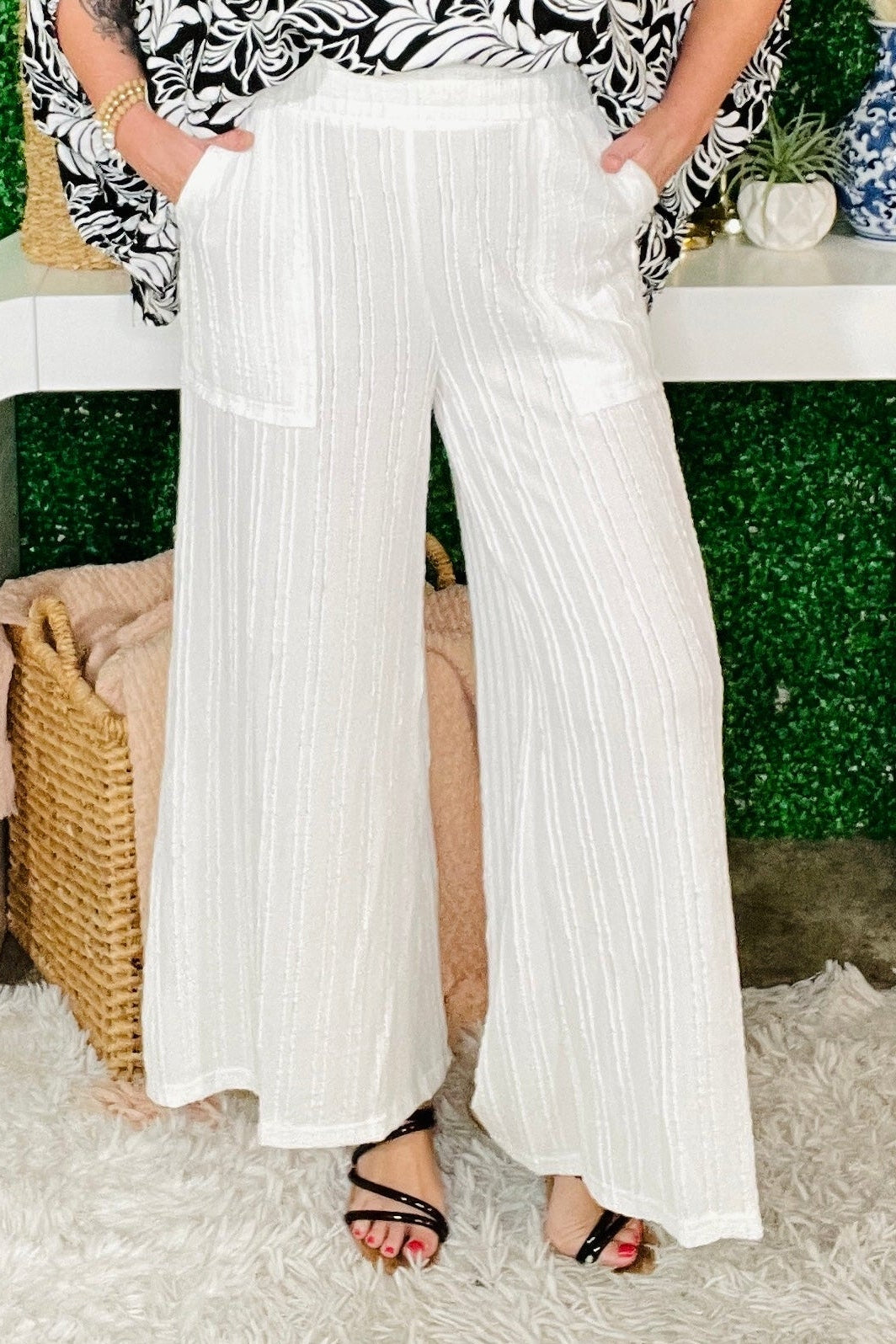 Crisp And Classic Wide Leg Pants - P055WH