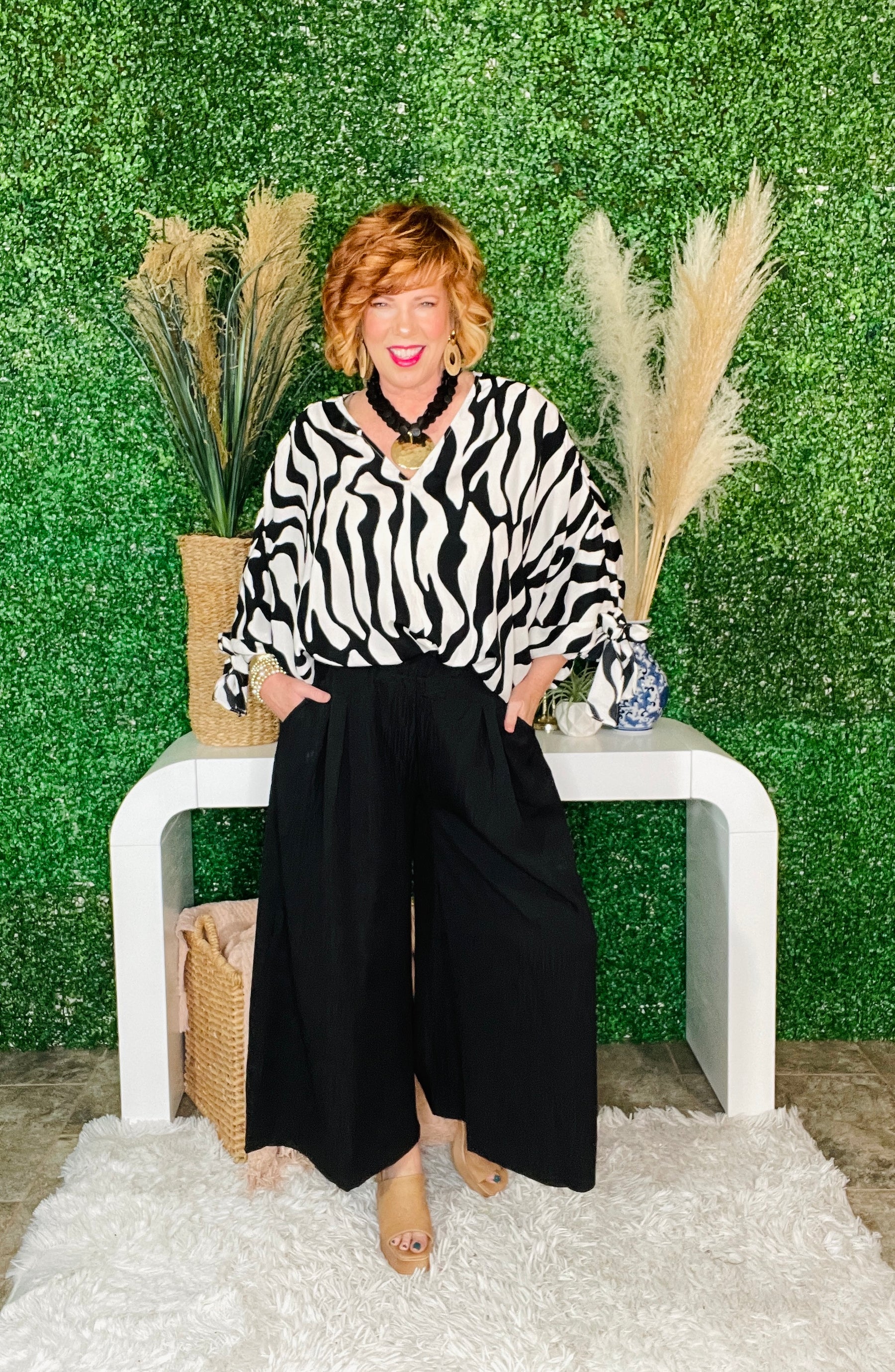 Feeling Posh Black White Top - S546BW