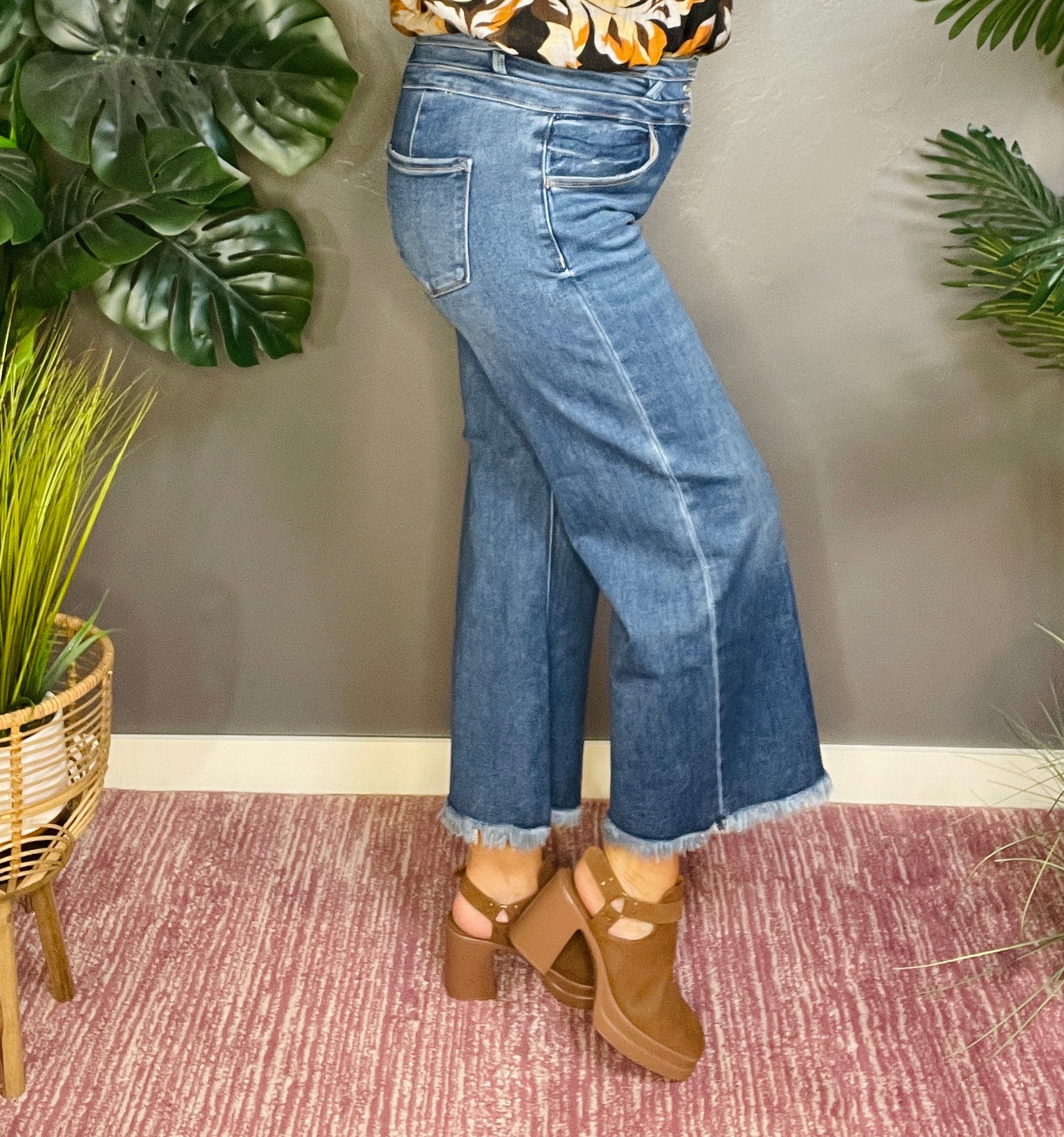 Chandler High Rise Crop Wide Leg Jeans with Wide Band Detail