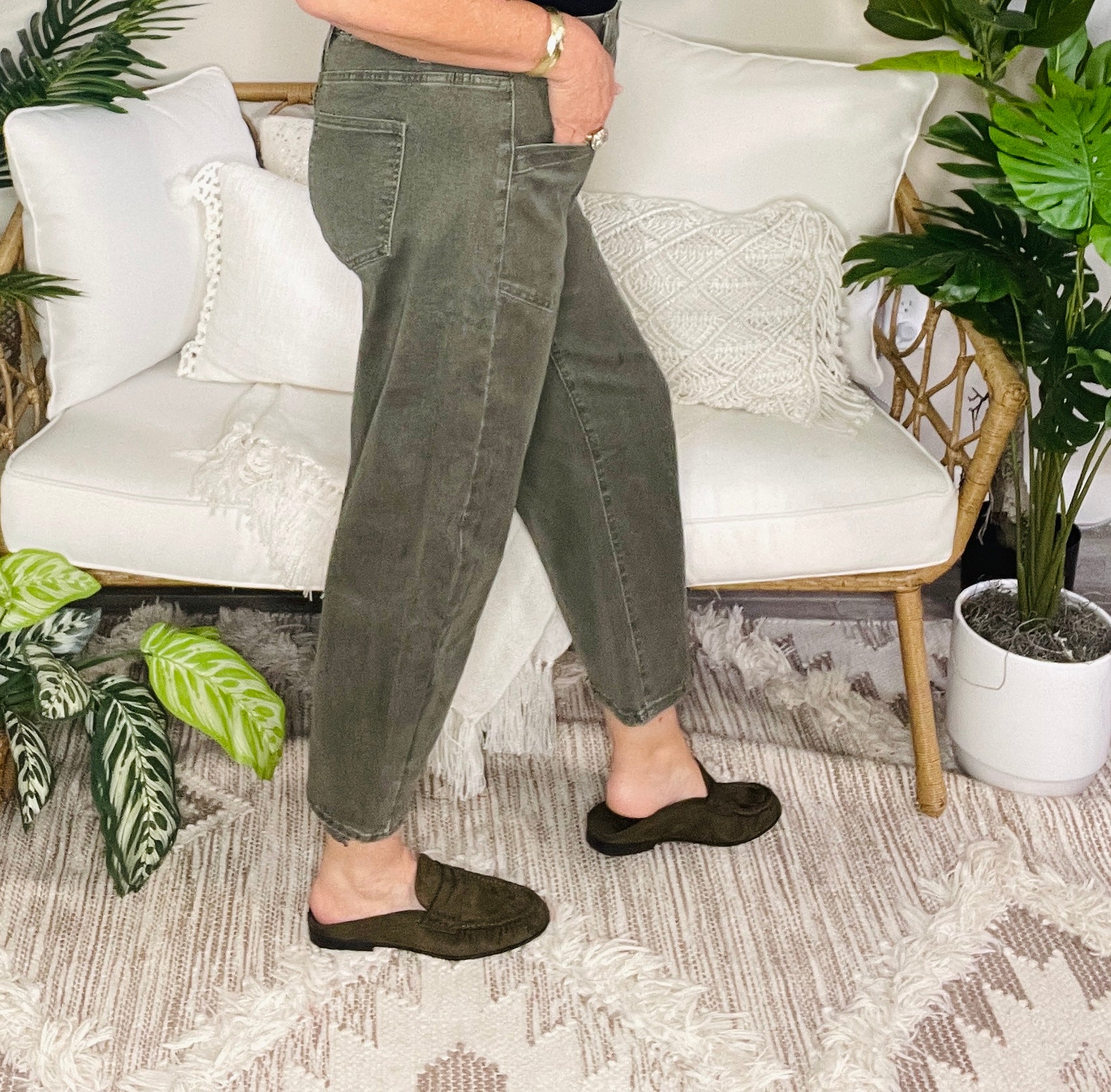 Rustic Charm Clover Ankle-length Barrel Jeans