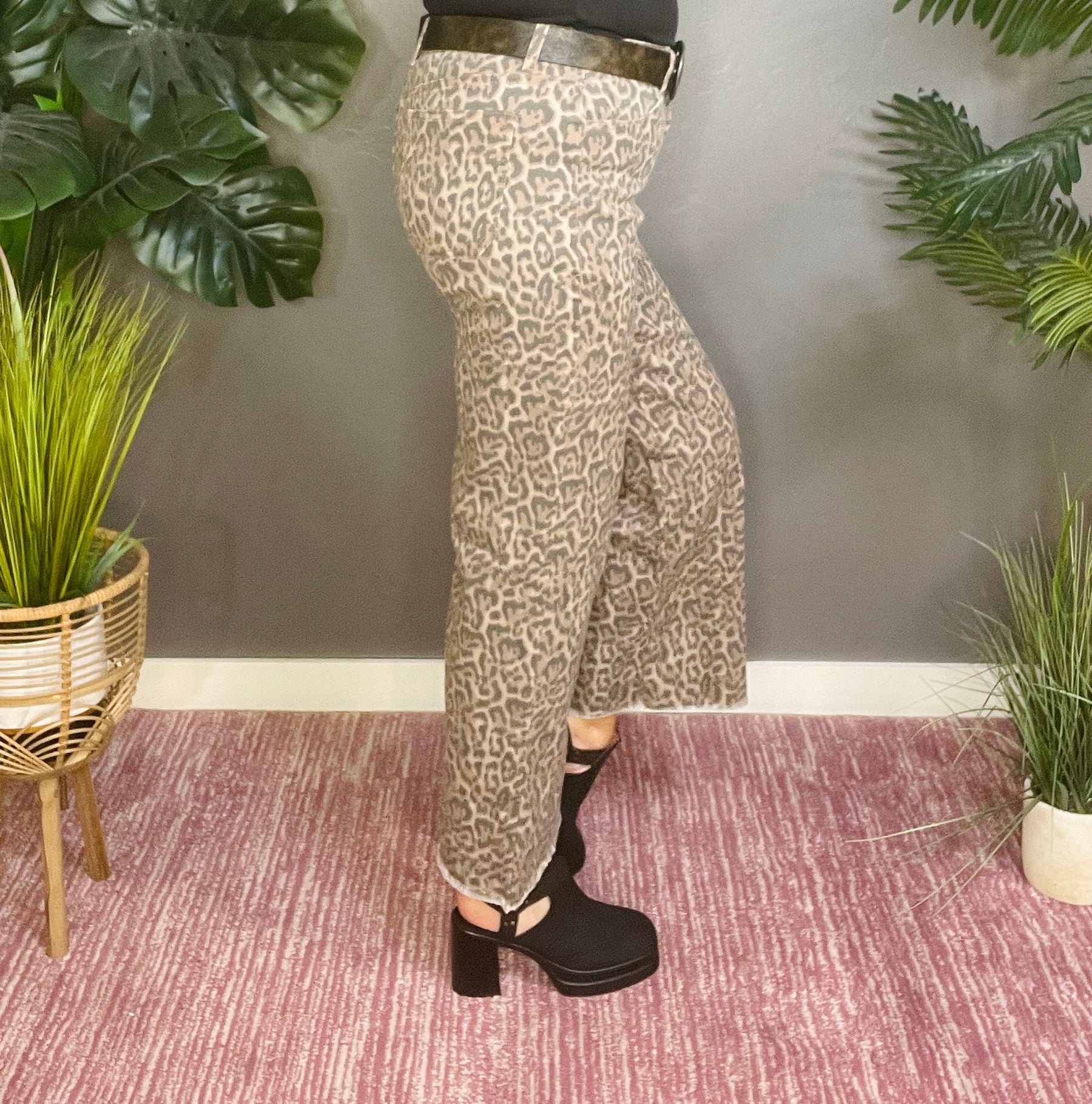 Zara Frayed Edge Wide Leg High Waist Jeans