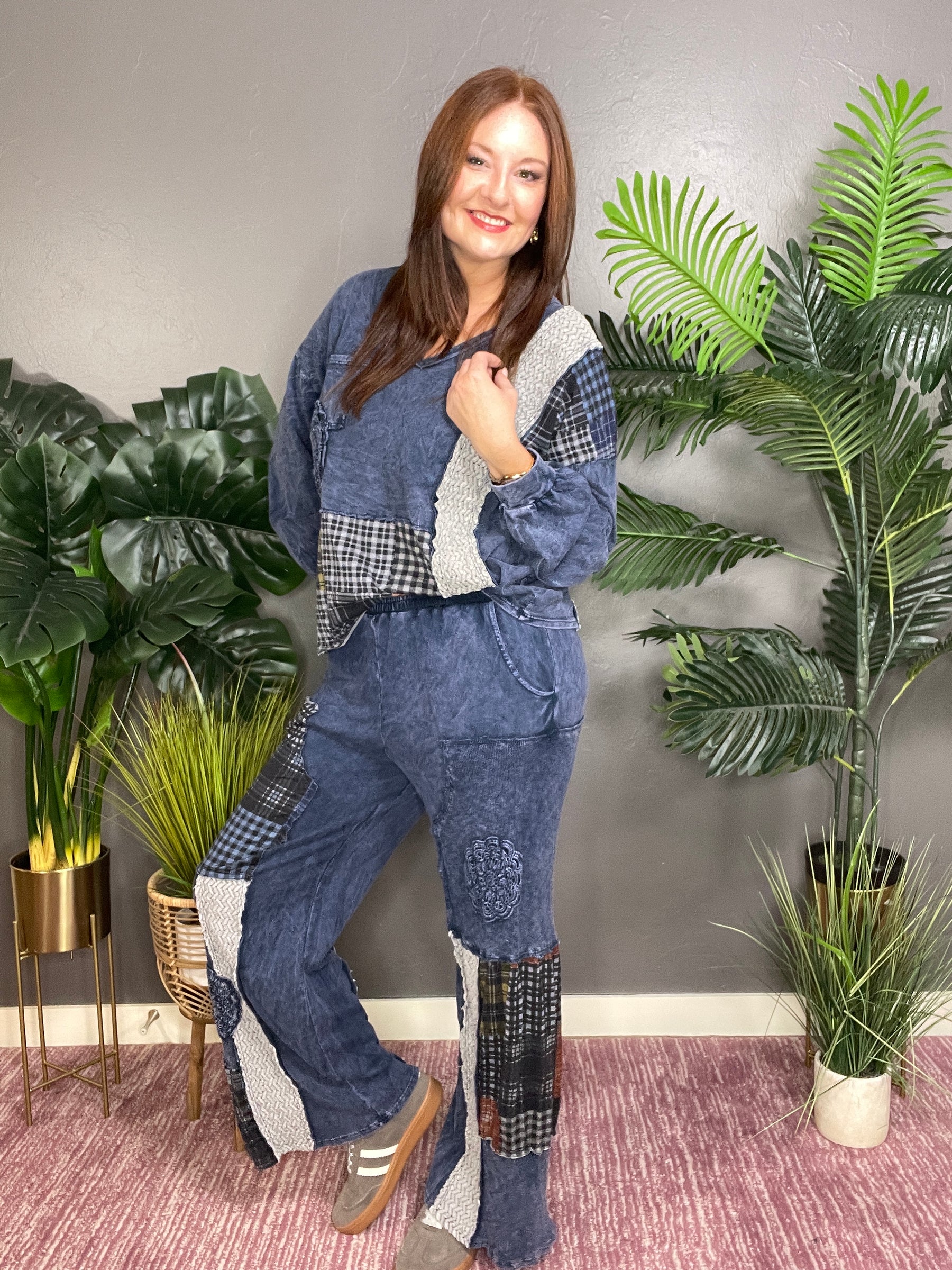 Set The Vibe Navy Plaid Pant - P019NV