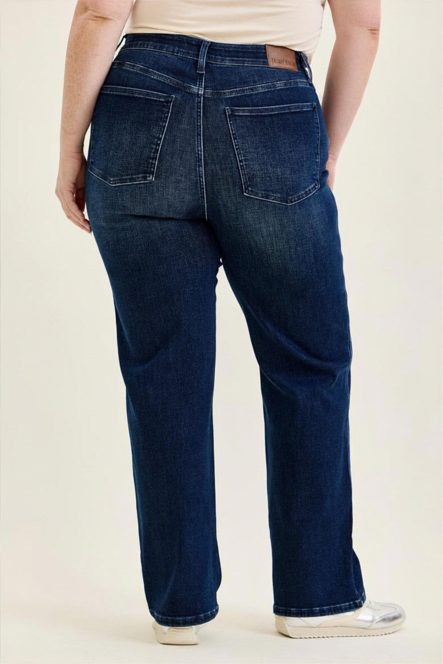 Linda High Waist Classic Straight Jean in Dark Midnight Blue
