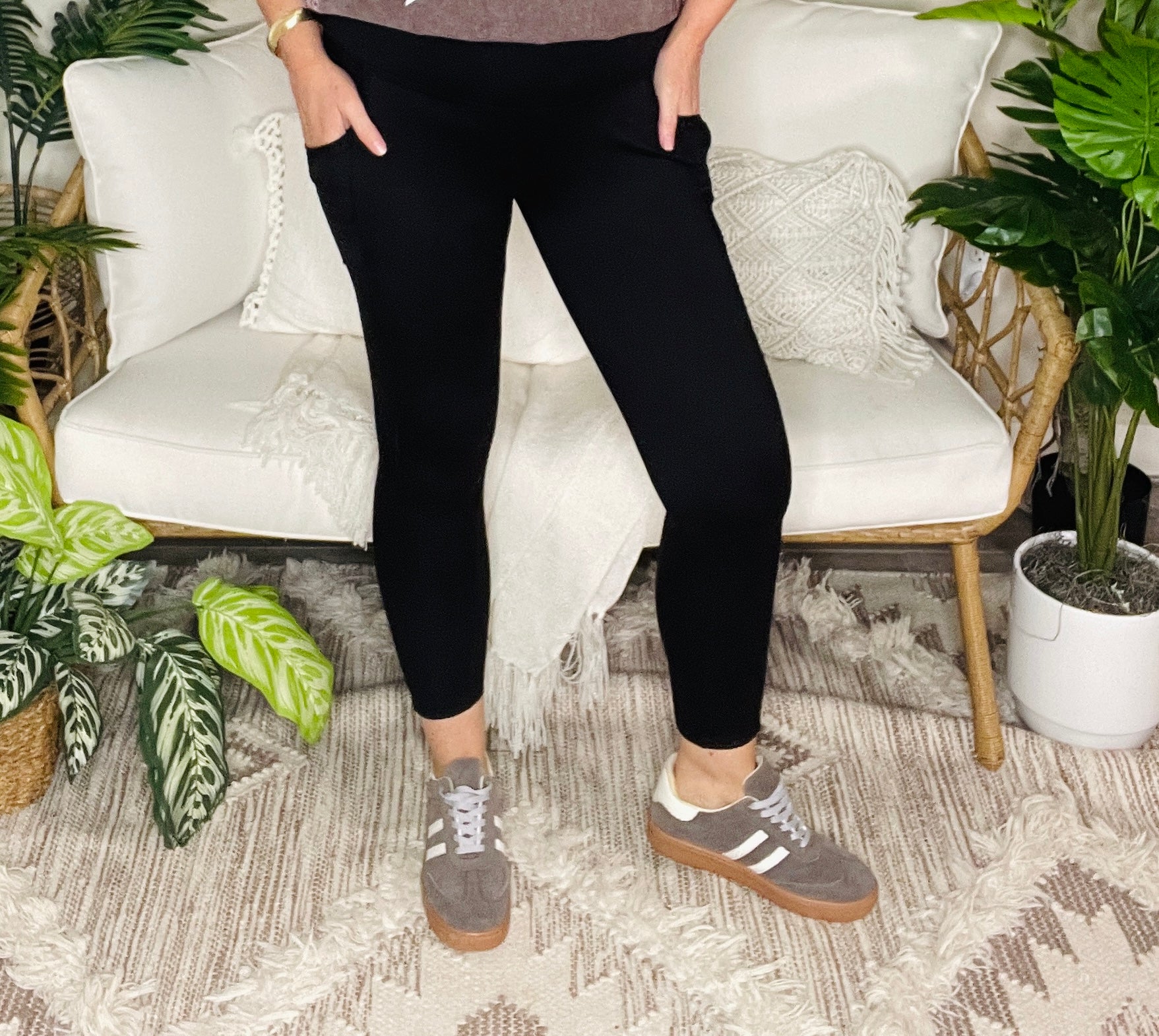Feels Like Butter Leggings - L004BK