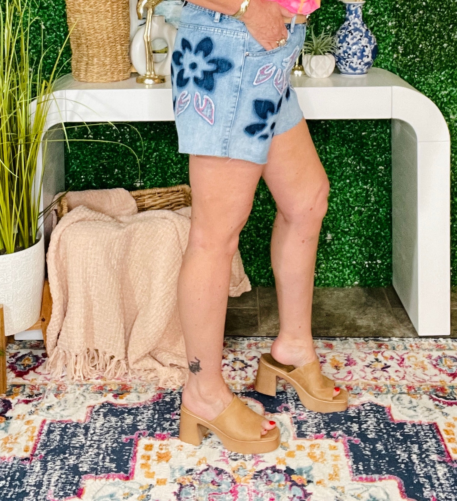 Indigo Bloom Denim Shorts - SHR009DN