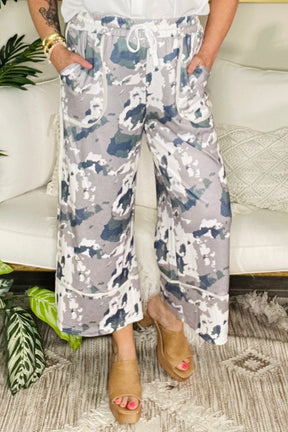 Weekend Wanderer Camouflage Print Pants