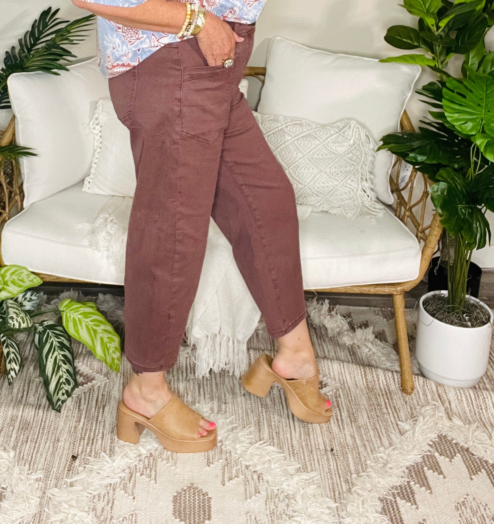 Rustic Charm Ankle-length Barrel Jeans