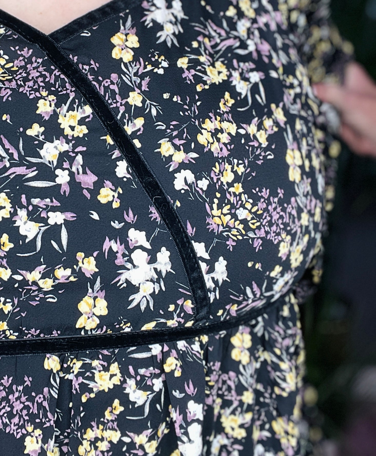 Dainty And Darling Floral Top - S169BK