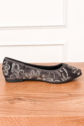 Yuna Flats in Grey
