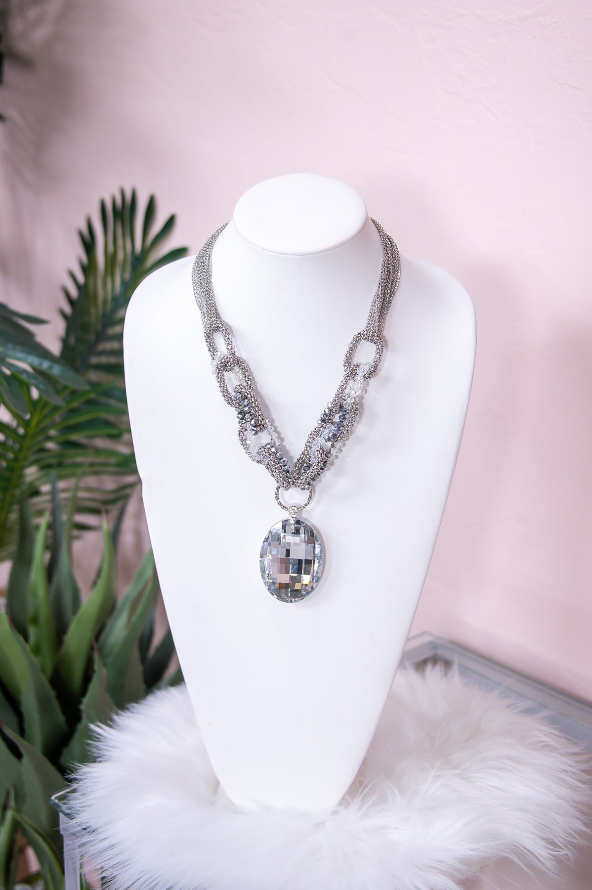 Clear/Silver Chain Link Glass Pendant Necklace - NEK4181CL