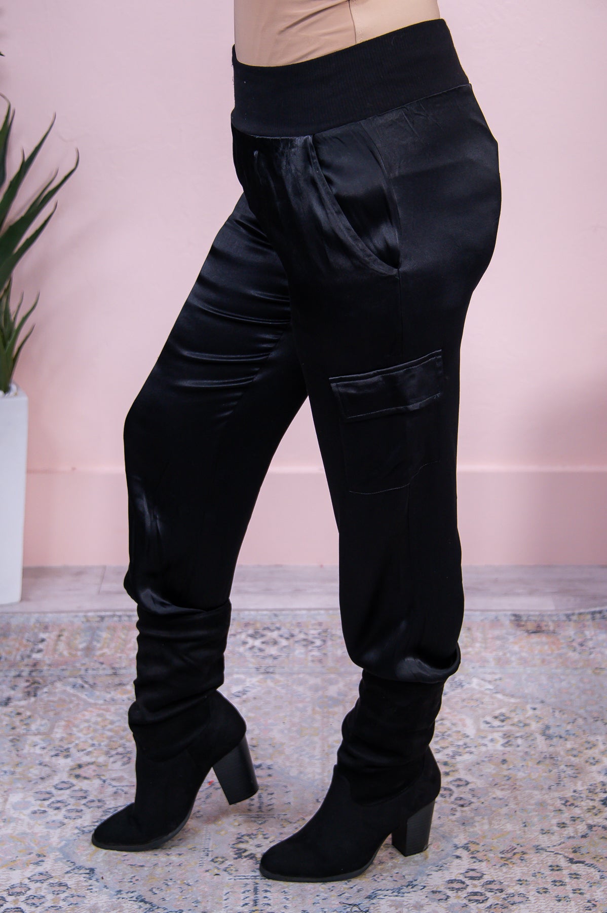 All About Attention Black Solid Top/Pant (2-Piece Set) - T8532BK