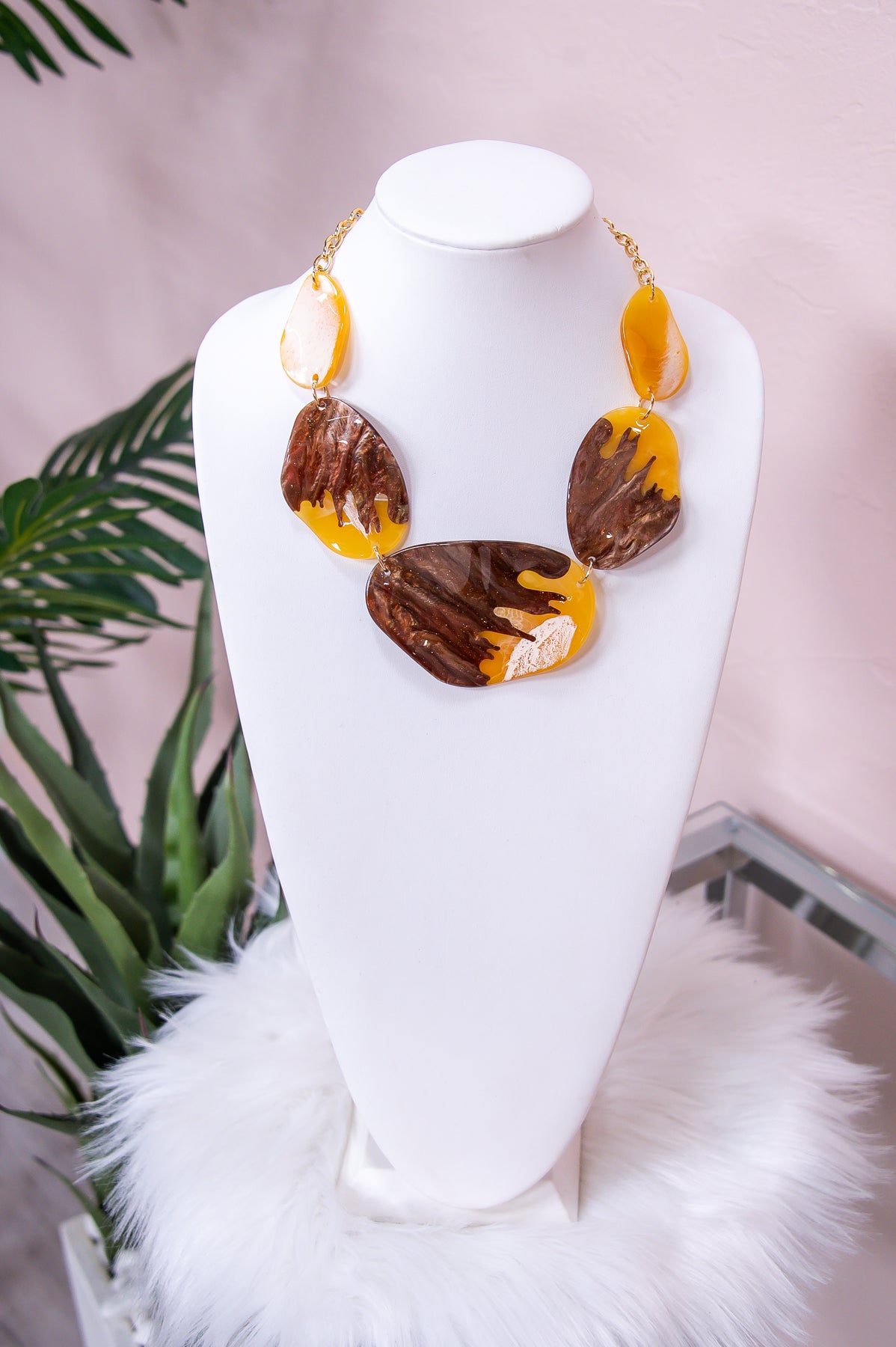 Brown/Gold Pendant Necklace - NEK4227BR