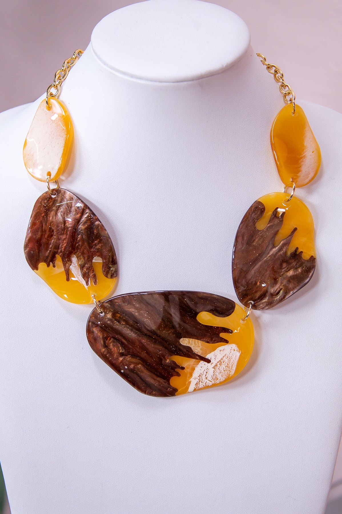 Brown/Gold Pendant Necklace - NEK4227BR