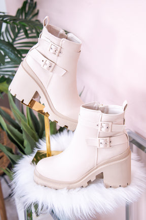 Snug And Warm Ivory Solid Boots - SHO2620IV