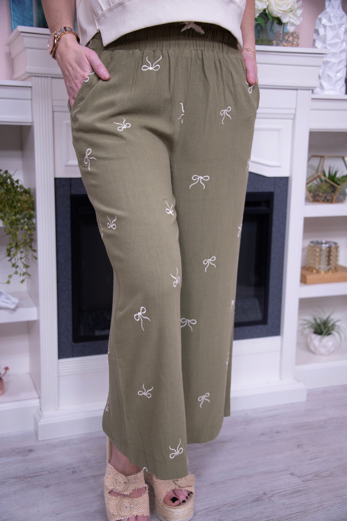 Bow Of Charm Yellowish Green Lace Drawstring Embroidered Bow Wide Leg Pants - PNT1801GN