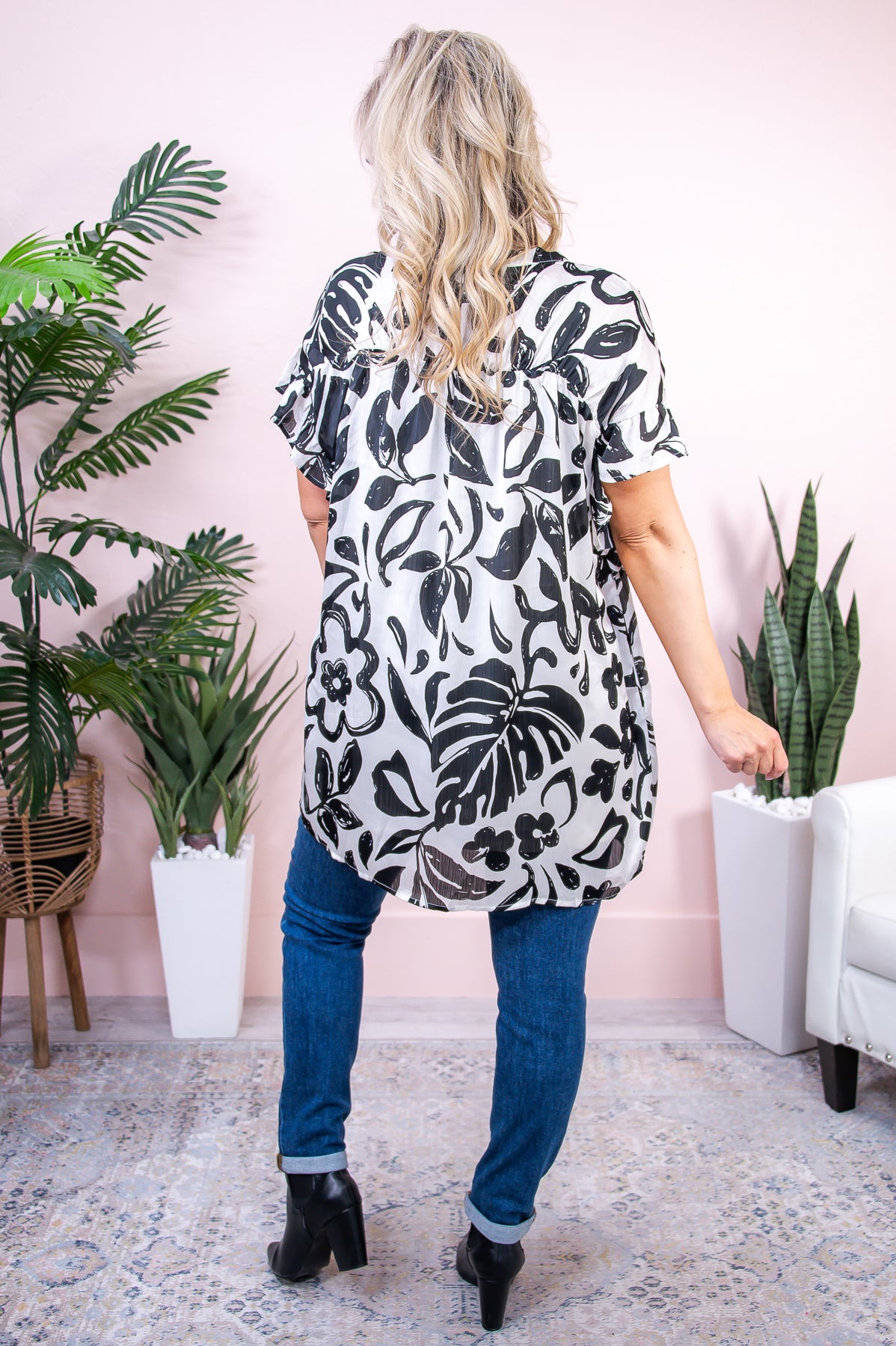 Tunic T8854BK Black/Ivory Class Neck Of V Floral Epitome - The