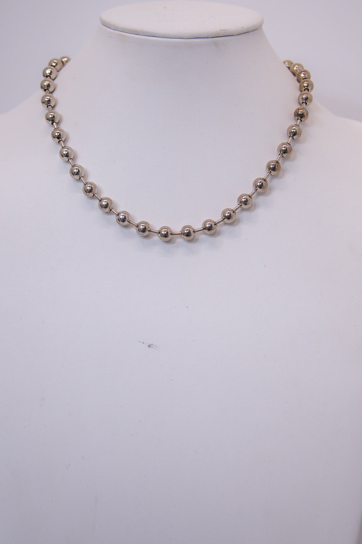 Silver Metal Bead Necklace - NEK4251SI