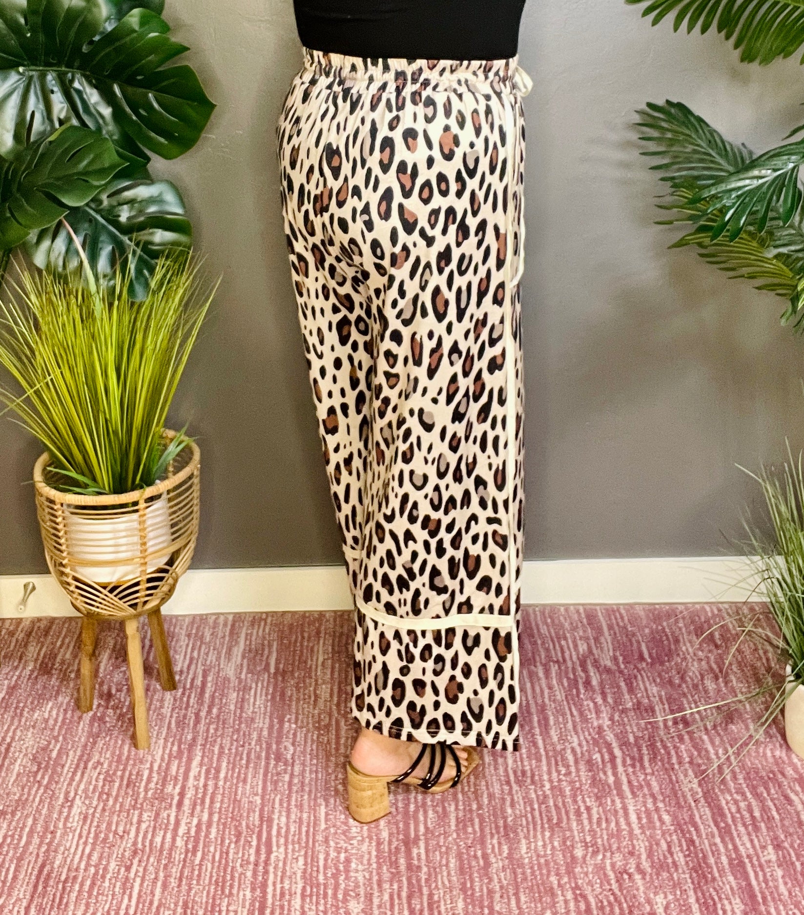 Wild Power Wide Leg Cropped Pants
