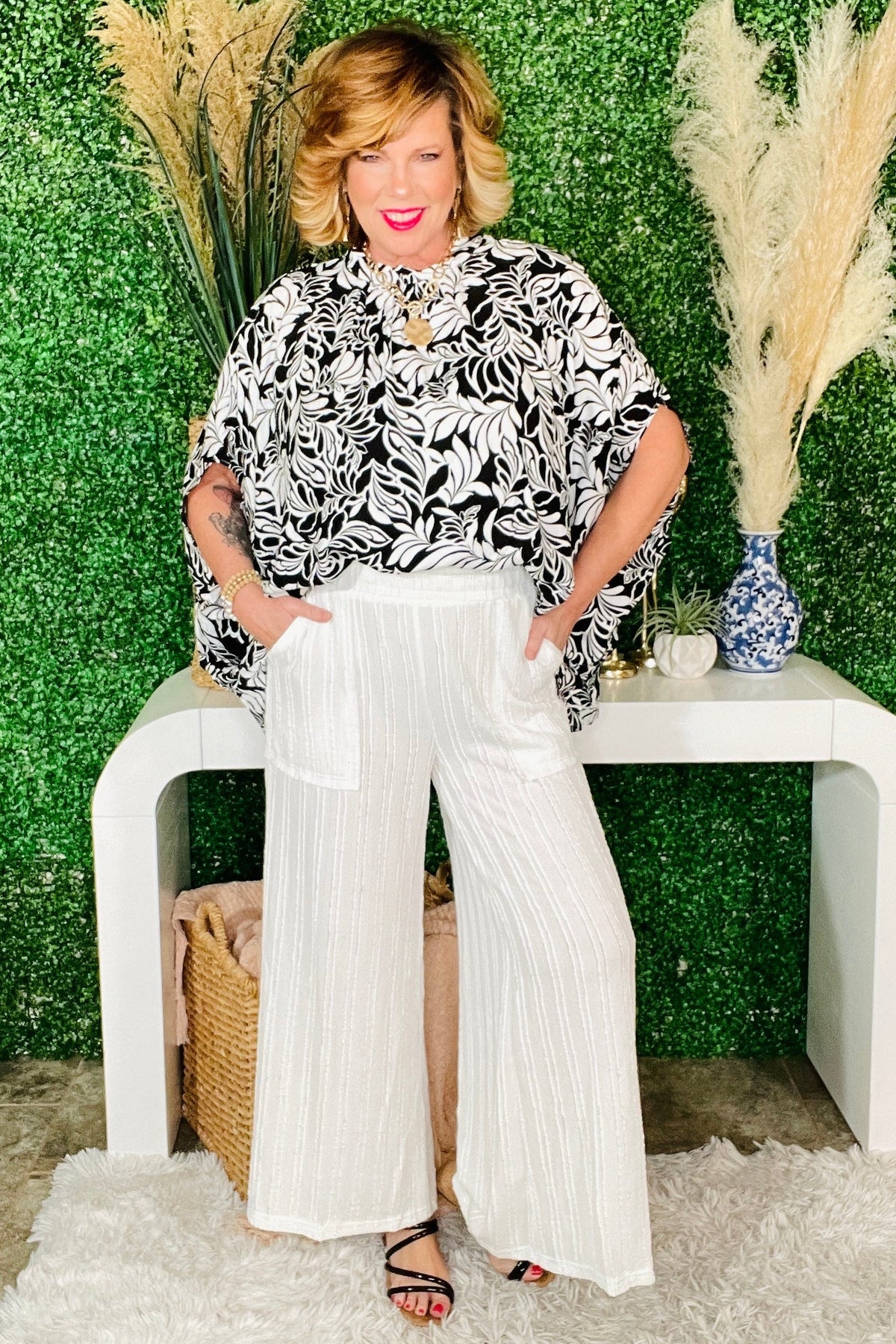 Crisp And Classic Wide Leg Pants - P055WH