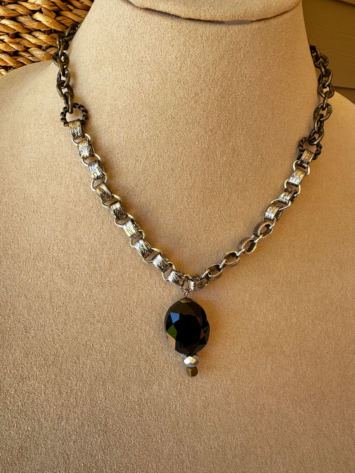 Black Pendant Chain Necklace - N037BK