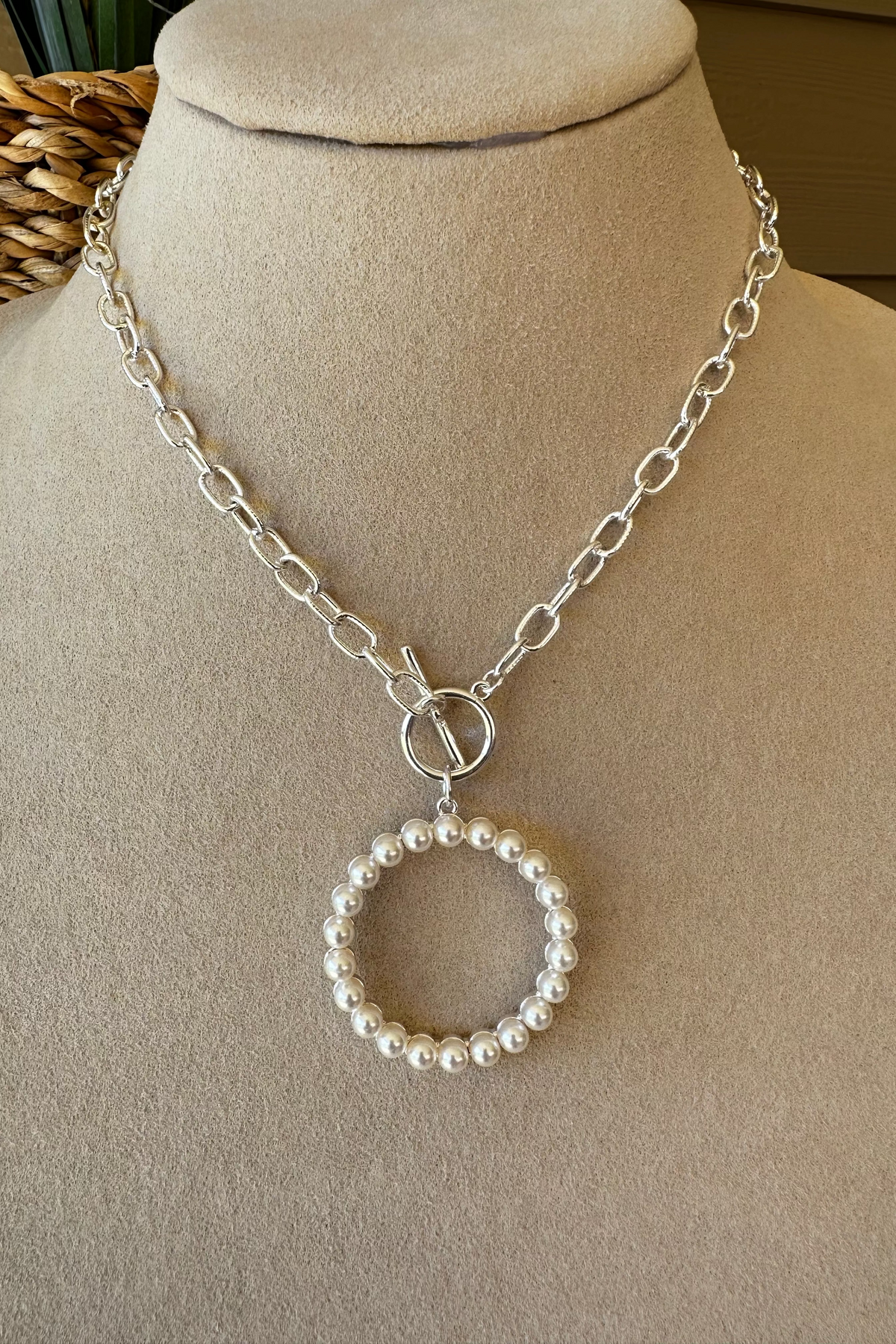 Pearl Circle Necklace - N048PR