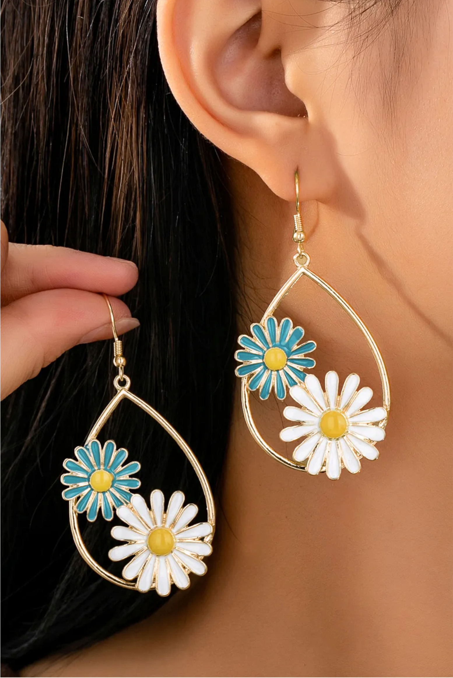 Double Daisy Teardrop Earrings - E093GO