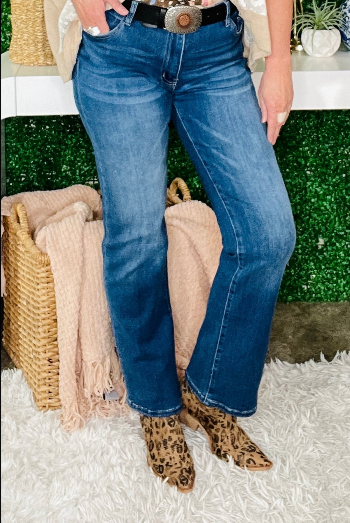 Carrie Medium Denim Jeans - J040DN