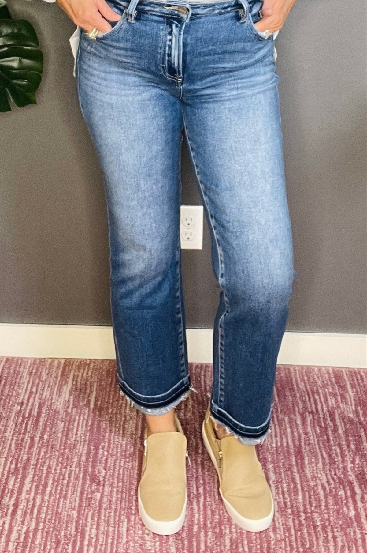 Nicole Mid Rise Ankle Straight Cuffed Jeans - J052DN