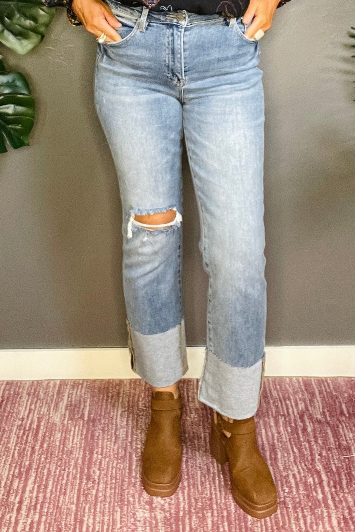Kinsley High Rise Ankle Straight Wide Cuffed Jeans - J056DN