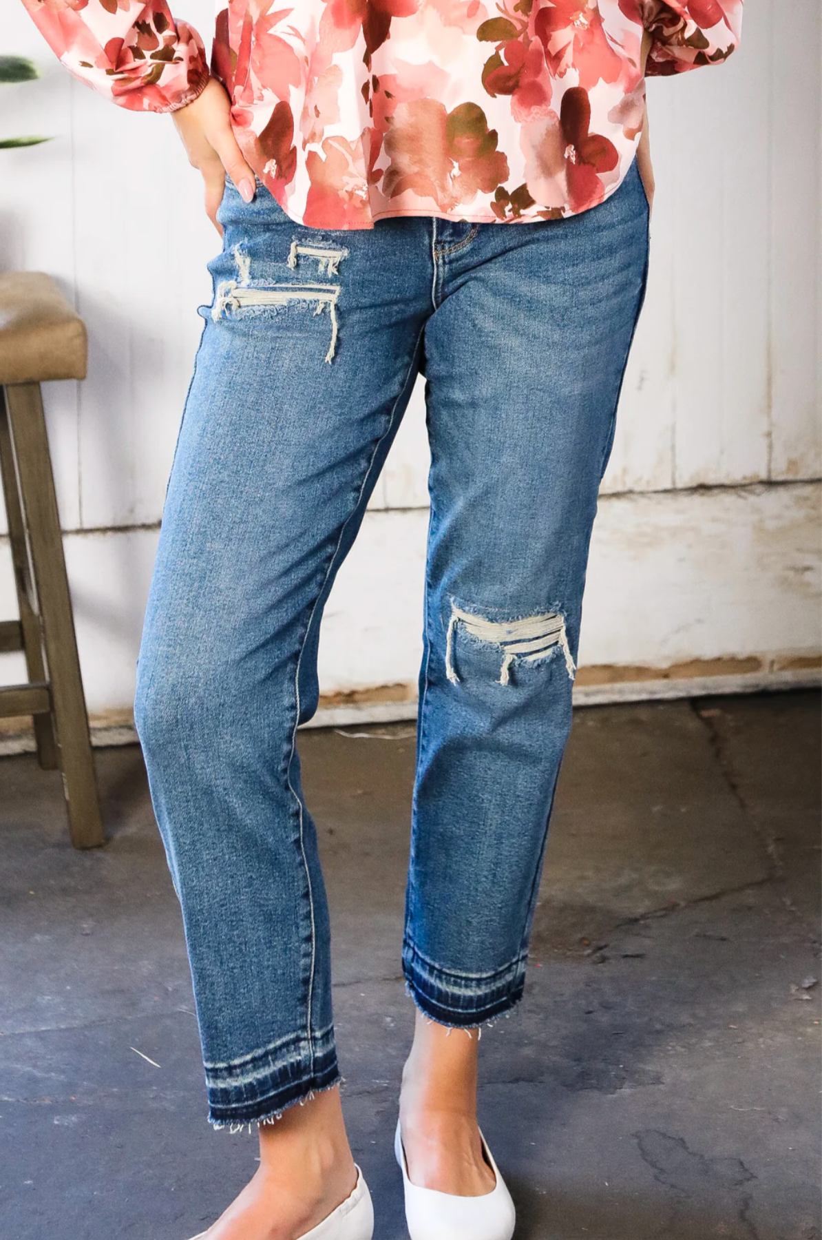 Boyfriend Fit Rip Denim Jeans