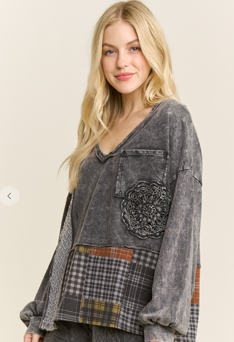 Set The Vibe Ash Black Plaid Top - S150ASH